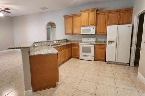 Casa en alquiler en Palm Bay, Florida, 4 dormitorios, 254.74 m2 № 1835648 - foto 11