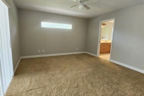 Casa en alquiler en Palm Bay, Florida, 4 dormitorios, 254.74 m2 № 1835648 - foto 13