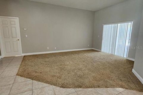 Casa en alquiler en Palm Bay, Florida, 4 dormitorios, 254.74 m2 № 1835648 - foto 4