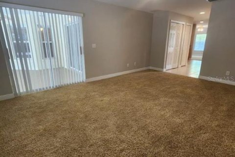 Casa en alquiler en Palm Bay, Florida, 4 dormitorios, 254.74 m2 № 1835648 - foto 12