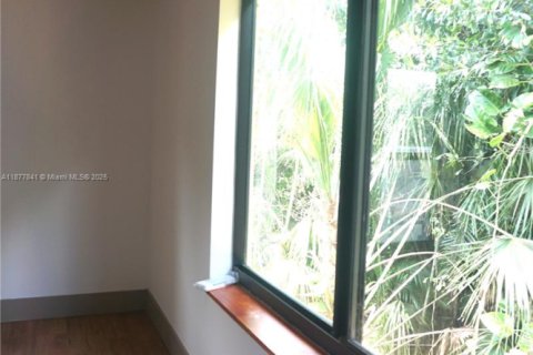 House in Hollywood, Florida 4 bedrooms, 204.29 sq.m. № 1923110 - photo 26