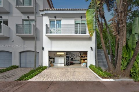 Condo in Miami Beach, Florida, 3 bedrooms  № 2428186 - photo 4