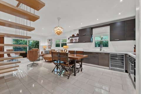 Condo in Miami Beach, Florida, 3 bedrooms  № 2428186 - photo 12