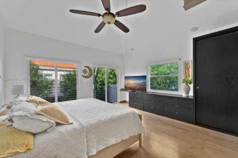 Condo in Miami Beach, Florida, 3 bedrooms  № 2428186 - photo 14