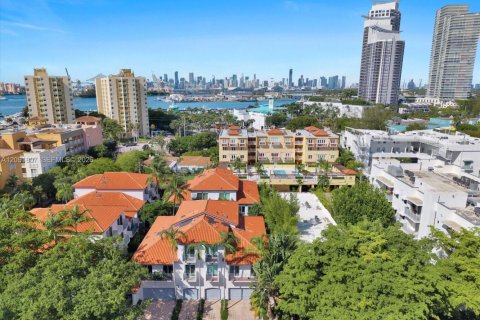 Condo in Miami Beach, Florida, 3 bedrooms  № 2428186 - photo 29