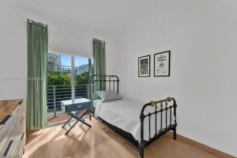 Condo in Miami Beach, Florida, 3 bedrooms  № 2428186 - photo 21