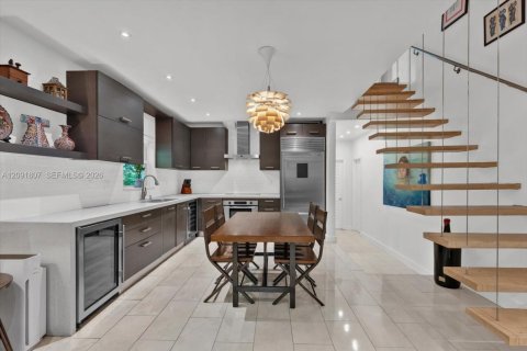 Condo in Miami Beach, Florida, 3 bedrooms  № 2428186 - photo 13