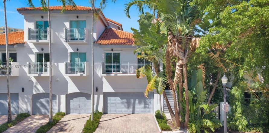 Condo in Miami Beach, Florida, 3 bedrooms  № 2428186