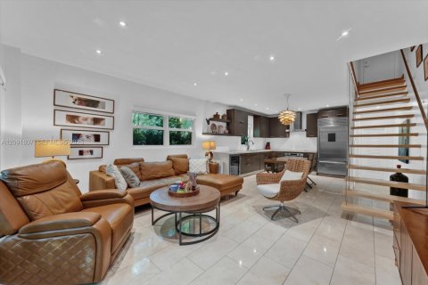Condo in Miami Beach, Florida, 3 bedrooms  № 2428186 - photo 9