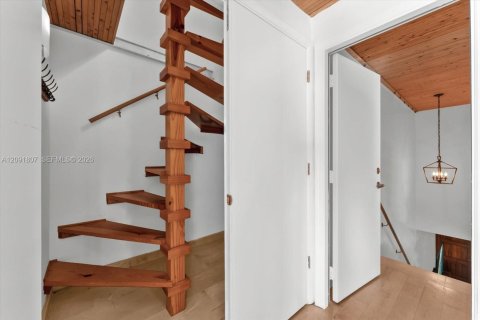 Condo in Miami Beach, Florida, 3 bedrooms  № 2428186 - photo 26