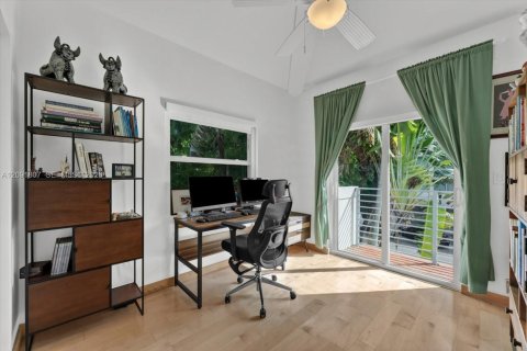 Condo in Miami Beach, Florida, 3 bedrooms  № 2428186 - photo 24