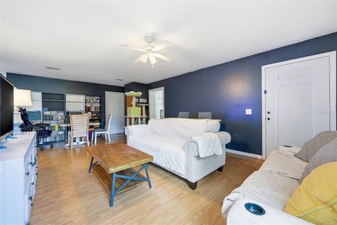 Casa en venta en Leesburg, Florida, 2 dormitorios, 127.09 m2 № 2212006 - foto 8