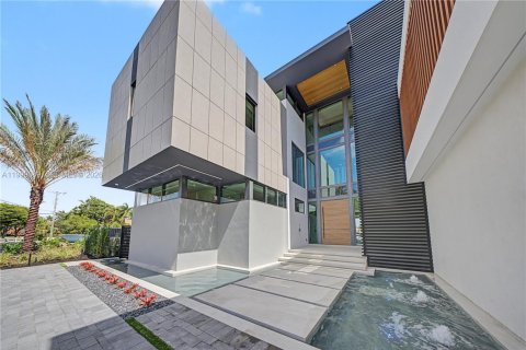 House in Fort Lauderdale, Florida 7 bedrooms, 966.18 sq.m. № 2069087 - photo 6