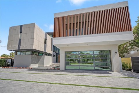 House in Fort Lauderdale, Florida 7 bedrooms, 966.18 sq.m. № 2069087 - photo 5