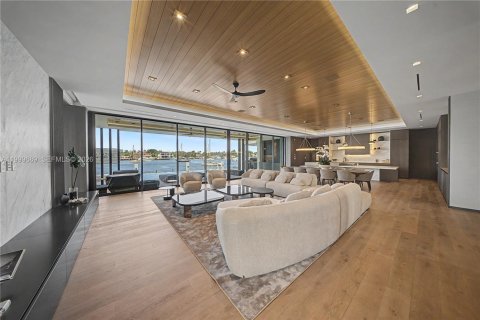 House in Fort Lauderdale, Florida 7 bedrooms, 966.18 sq.m. № 2069087 - photo 9