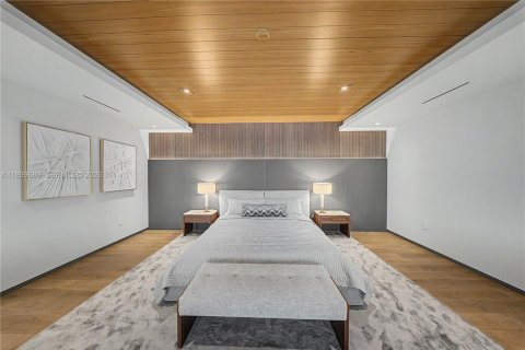 House in Fort Lauderdale, Florida 7 bedrooms, 966.18 sq.m. № 2069087 - photo 20