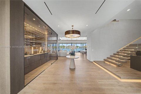 House in Fort Lauderdale, Florida 7 bedrooms, 966.18 sq.m. № 2069087 - photo 15