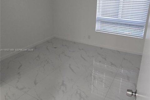 Apartamento en alquiler en Cutler Bay, Florida, 2 dormitorios, 69.68 m2 № 1995077 - foto 11