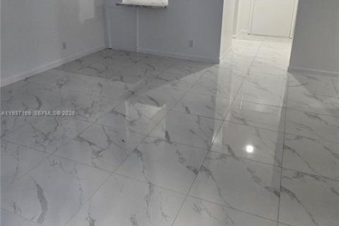 Apartamento en alquiler en Cutler Bay, Florida, 2 dormitorios, 69.68 m2 № 1995077 - foto 7