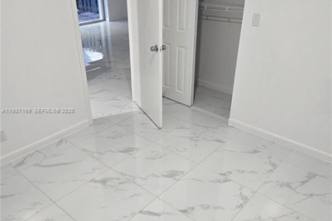 Apartamento en alquiler en Cutler Bay, Florida, 2 dormitorios, 69.68 m2 № 1995077 - foto 10