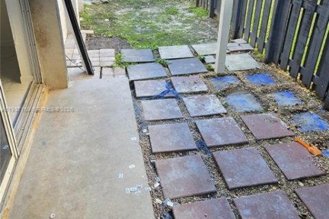 Apartamento en alquiler en Cutler Bay, Florida, 2 dormitorios, 69.68 m2 № 1995077 - foto 8