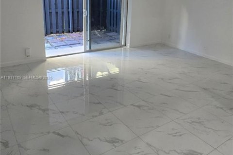 Apartamento en alquiler en Cutler Bay, Florida, 2 dormitorios, 69.68 m2 № 1995077 - foto 6