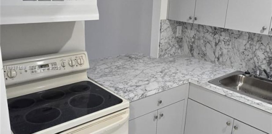 Apartamento en Cutler Bay, Florida 2 dormitorios, 69.68 m2 № 1995077