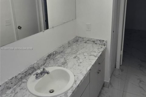 Apartamento en alquiler en Cutler Bay, Florida, 2 dormitorios, 69.68 m2 № 1995077 - foto 14
