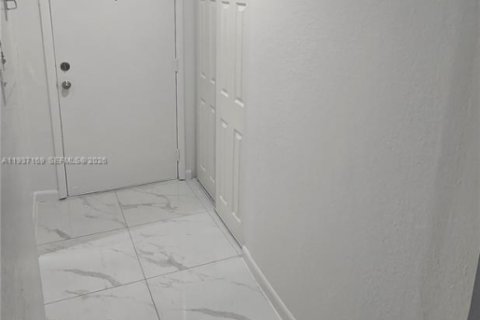 Apartamento en alquiler en Cutler Bay, Florida, 2 dormitorios, 69.68 m2 № 1995077 - foto 5