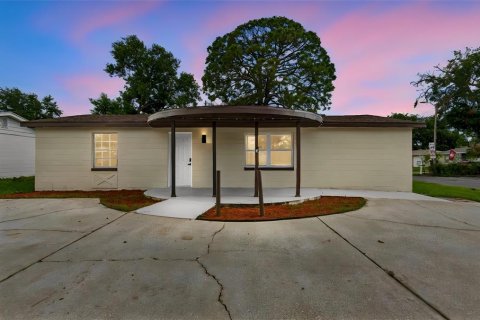 House in Holiday, Florida 3 bedrooms, 123 sq.m. № 2114778