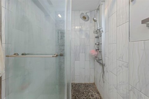 Купить кондоминиум в Южная Пасадена, Флорида 6 комнат, 109.62м2, № 2225298 - фото 24