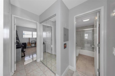 Купить кондоминиум в Южная Пасадена, Флорида 6 комнат, 109.62м2, № 2225298 - фото 26