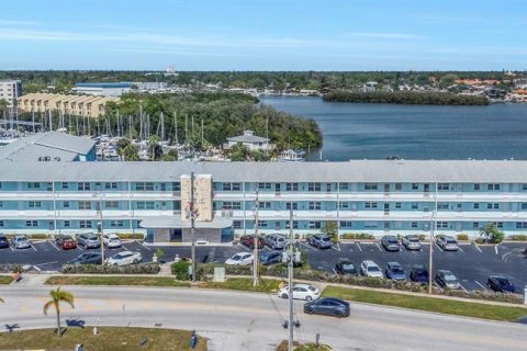 Condo in South Pasadena, Florida, 2 bedrooms № 2225298
