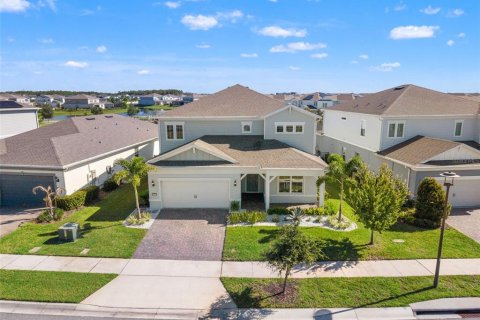 Casa en Orlando, Florida 5 dormitorios, 318.93 m2 № 2381312