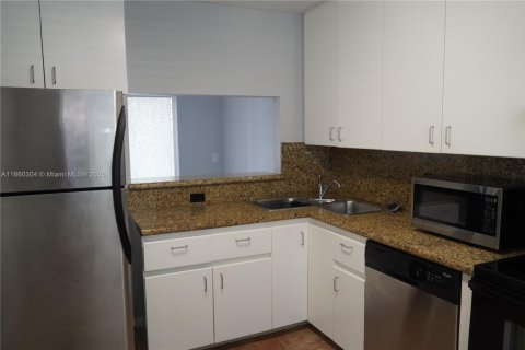 House in Weston, Florida 2 bedrooms, 82.96 sq.m. № 1887685 - photo 5