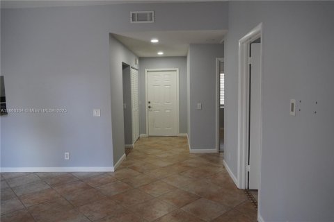House in Weston, Florida 2 bedrooms, 82.96 sq.m. № 1887685 - photo 8