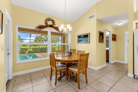 Villa ou maison à vendre à Punta Gorda, Floride: 3 chambres, 167.41 m2 № 2408845 - photo 3