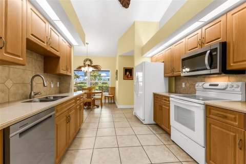 Villa ou maison à vendre à Punta Gorda, Floride: 3 chambres, 167.41 m2 № 2408845 - photo 9