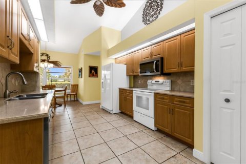 Villa ou maison à vendre à Punta Gorda, Floride: 3 chambres, 167.41 m2 № 2408845 - photo 8