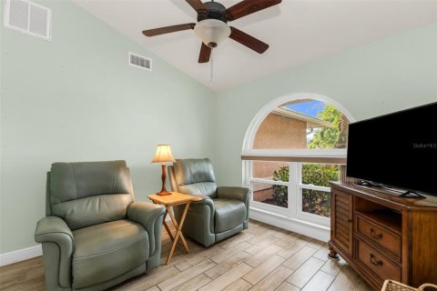 Villa ou maison à vendre à Punta Gorda, Floride: 3 chambres, 167.41 m2 № 2408845 - photo 11