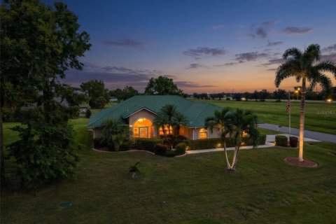Villa ou maison à Punta Gorda, Floride 3 chambres, 167.41 m2 № 2408845