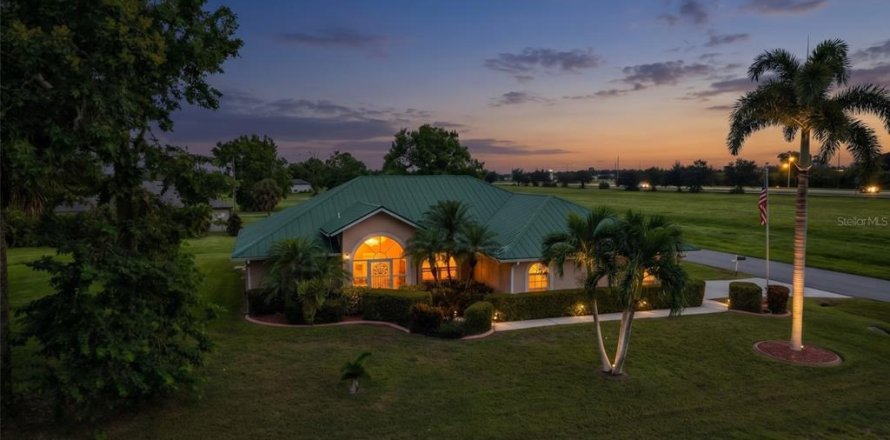 Villa ou maison à Punta Gorda, Floride 3 chambres, 167.41 m2 № 2408845