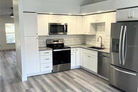 Condo in Clearwater, Florida, 2 bedrooms  № 1567295 - photo 9