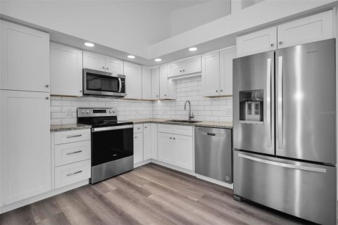 Condo in Clearwater, Florida, 2 bedrooms  № 1567295 - photo 7
