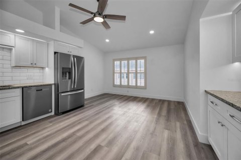 Condo in Clearwater, Florida, 2 bedrooms  № 1567295 - photo 6