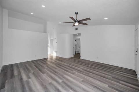 Condo in Clearwater, Florida, 2 bedrooms  № 1567295 - photo 4