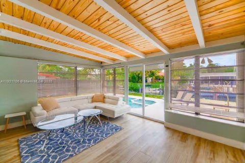 House in Fort Lauderdale, Florida 3 bedrooms, 159.42 sq.m. № 1975375 - photo 7