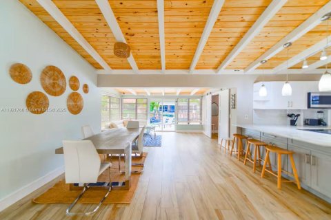 House in Fort Lauderdale, Florida 3 bedrooms, 159.42 sq.m. № 1975375 - photo 12