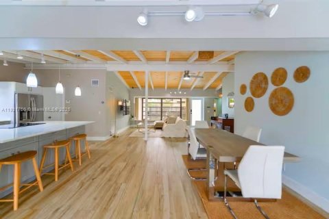 House in Fort Lauderdale, Florida 3 bedrooms, 159.42 sq.m. № 1975375 - photo 16