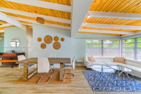 House in Fort Lauderdale, Florida 3 bedrooms, 159.42 sq.m. № 1975375 - photo 15